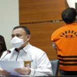 KPK Resmi Tahan Tersangka Korupsi Pengadaan Tanah di Munjul DKI Jakarta
