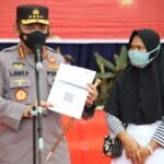 Kapolri Minta Semua Lokasi Pusat Aktivitas Warga Dipasangi Aplikasi PeduliLindungi