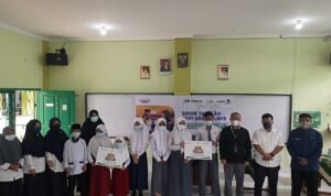 DT Peduli Sumsel Gandeng Pegadaian Syariah Berikan Bantuan Pendidikan ke Yatim Dhuafa