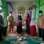 Baznas Kapuas Hulu Serahkan Bantuan untuk Mualaf dan Insentif Petugas Fardu Khifayah