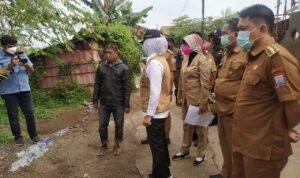 Tinjau Daerah Terdampak Banjir, Fitri Bawa 2 Point Harapan Warga Perumahan PNS Gandus