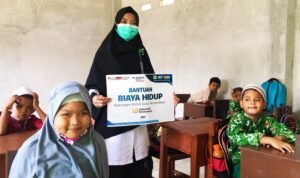 Program Sahabat Guru Indonesia dari ACT Prabumulih, Tenaga Honorer Dapat Santunan