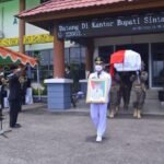 Jenazah Wabup Sintang Diserahterimakan Pihak Keluarga
