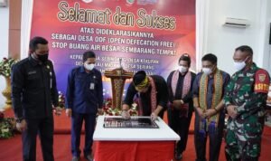 Bupati Kapuas Hulu Deklarasikan Stop Buang Air Besar Sembarangan