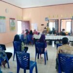 Babinsa Koramil 406-09/Terawas Dampingi Vaksinasi dari Polres di Desa Binaan