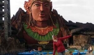 Tak Ingin Warga Kapuas Hulu Banggakan Negara Tetangga, Heny Sudayat Inisiasi Pembangunan Wisata di Perbatasan RI-Malaysia