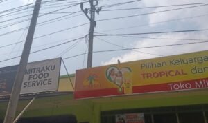 Pemilik Toko di Ciamis Keluhkan Biaya Pemindahan Tiang Listrik Rp 13 Juta