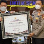 Herman Deru Lepas Irjen Pol Eko Indra Heri dengan Penghargaan dan Doa