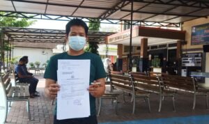 Joko Dipaksa Tanda Tangani Perjanjian Berkelahi Untuk Tidak Saling Lapor