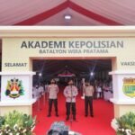 Tinjau Vaksinasi Akpol 97 Bataliyon Wira Pratama, Kapolri: Pertumbuhan Ekonomi Diiringi Strategi Pengendalian Covid-19