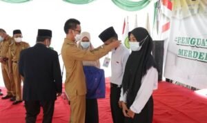 Wabup OKU Timur Buka PPKMB di STIKIP Nurul Huda Sukaraja
