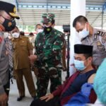 Kapoldasu Tinjau Vaksinasi Merdeka di Ponpes Mawaridussalam Deli Serdang