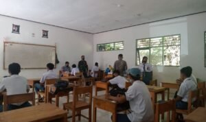 Kodim 1418 Mamuju Bersama Polresta Mamuju Sasar Sekolah dan Kampus Sosialisasikan Vaksin