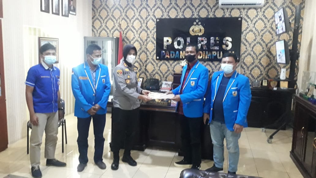 KNPI saat menyambangi Polres Padangsidempuan Sumut (Reza / Mattanews.co)