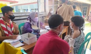 Kecamatan Cibatu Gelar Vaksinasi Pelajar di Desa Cikadu
