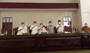 Hefriansyah Hadiri Rapat Paripurna Usulan Pemberhentian Wali Kota Pematangsiantar