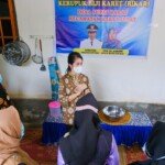 Thia Yufada Unggulkan Kerupuk Bikar Muba