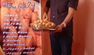 Demi Tuntutan Ekonomi, Jurnalis di Kapuas Hulu Alih Profesi Jadi Pedagang Tahu Crispy