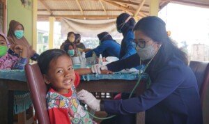 Warga Desa Tegal Rejo, Kecamatan Lawang Kidul, Muara Enim Mendapatkan Pengobatan Gratis dari PT Bukit Asam Tbk (PTBA)