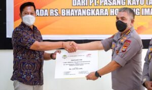 Dukung Percepatan Penanganan Covid-19, Perusahaan Ini Serahkan Bantuan Alat ke Polda Sulbar