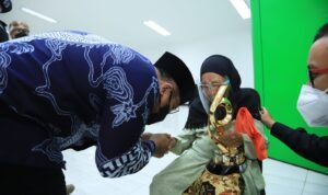 68 Tahun Mengajar, Menag Siapkan Afirmasi untuk Neneh Hasanah