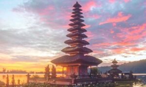 Kedepankan Prinsip Kehati-hatian, Ini Syarat Masuk Turis Asing ke Bali