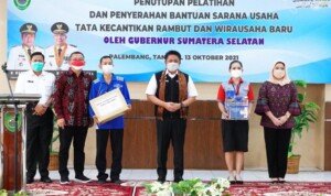 Tutup Perlatihan Kewirausahaan, Herman Deru Berbagi Tips Jadi Pengusaha Sukses