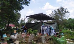 Indikasi Pembunuhan, Polisi Bongkar Makam Madon