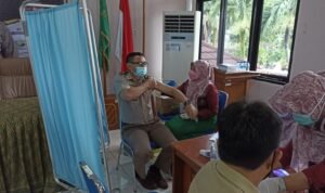 Semarakkan HKP, UPT Karantina Pertanian Palembang Gelar Vaksinasi Massal dan Donor Darah