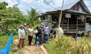 Bentuk Kepedulian Sesama, PD IWO Muba Bareng AMIR Muba Bagikan Bansos