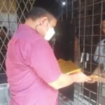 Kanit Reskrim Polsek Medan Area Bagi Al-Qur’an Kepada Tahanan