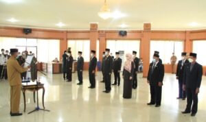 Wabup Lantik 16 Pejabat Administrator di Lingkungan Pemkab OKI