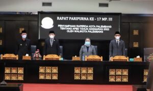 Wali Kota Sampaikan APBD 2022 di Rapat Paripurna DPRD Palembang