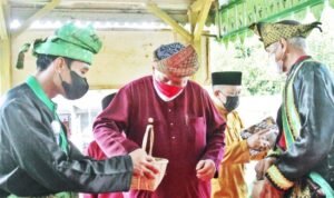 Bupati Babar Akui Belum Layak Terima Penghargaan Gelar Adat Setana Jerieng