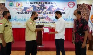 Bupati Pegang Tongkat Kepimpinan PBVSI Kapuas Hulu