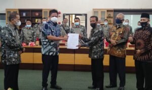 Lepas Peserta PEDA KTNA XIV Sumsel di Muara Enim, Ini Harapan Enos