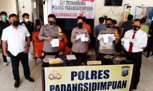 Komitmen Gempur Peredaran Narkoba, Polres Padangsidimpuan Bekuk 2 Pria dengan BB Sabu dan Ganja