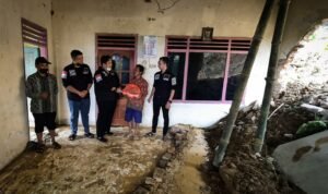 Repdem Tulungagung Kunjungi Warga Tertimpa Bencana di Desa Samar Pagerwojo