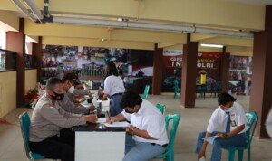 Polres Kapuas Hulu Sukseskan Vaksinasi Bersama Kaum Milenial