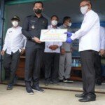 Bupati Kapuas Hulu Terima Bantuan Sembako dari Presiden RI