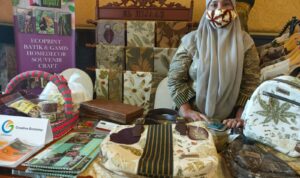 Raih Penghargaan dari Pemkab Tulungagung, Owner Ecoprint El Hijaaz Ajak Masyarakat Berkreasi dengan Alam