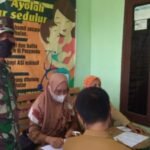 Babinsa Koramil 406-05/Muara Kelingi Monitoring Pelaksanaan Vaksinasi Covid-19 Tahap II