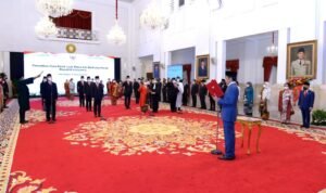 Presiden Jokowi Lantik 12 Duta Besar di Istana Negara