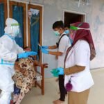 Pemkab OKI Salurkan Suplemen untuk Pasien Covid Isoman