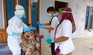 Pemkab OKI Salurkan Suplemen untuk Pasien Covid Isoman