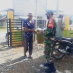 Memutuskan Penyebaran Covid 19, Babinsa Jajaran Kodim 0117/Atam Bagi Masker