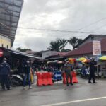 Akses Jalan dan Lapak Penjualan Pasar Pagi Putussibau Ditertibkan