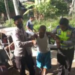 Humanis, Polres Padangsidimpuan Jemput Kakek Penderita Lumpuh untuk Divaksin