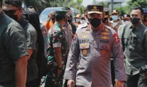 Jelang Nataru 2021, Kapolri Bersama Menhub Tinjau Pos Terpadu Gadog