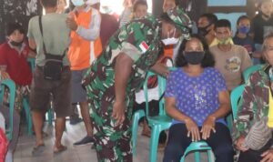 Tim Vaksinasi Mobile Kodim 1206/PSB Kembali Gelar Vaksinasi di Desa Pelosok Kapuas Hulu